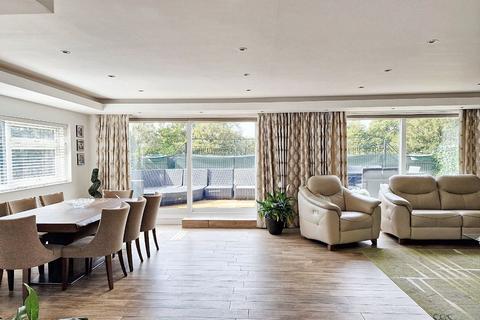 undefined, Park Lane, Salford M7