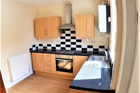 2 bedroom terraced house to rent, Rochdale, Manchester OL12