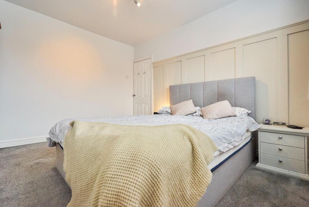 Bedroom1-006.jpg