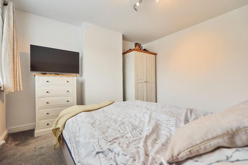 Bedroom1-008.jpg