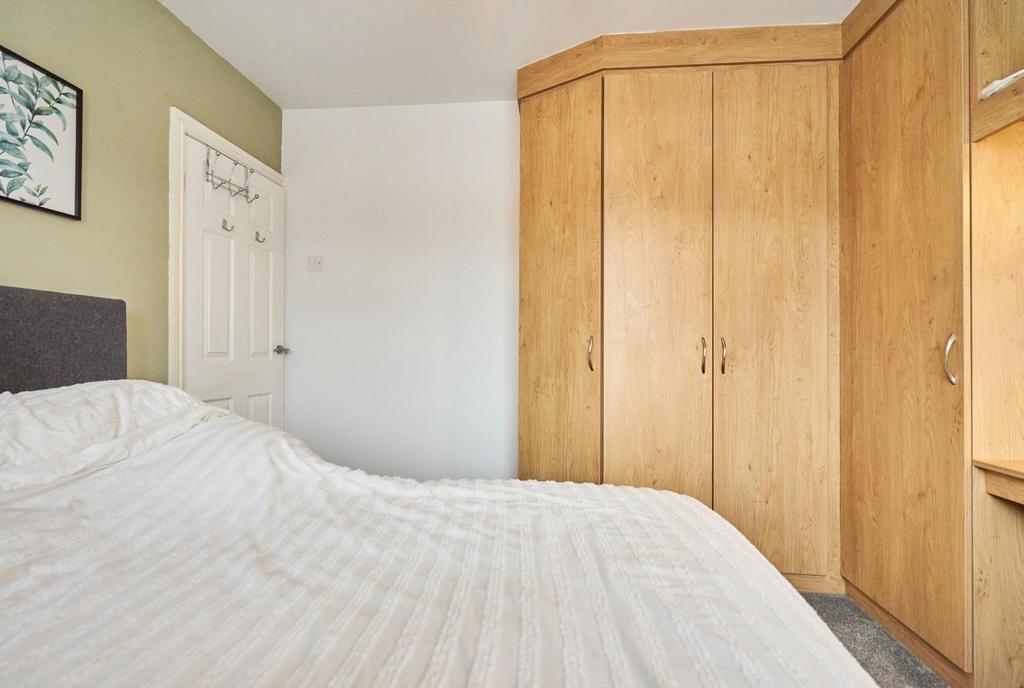 Bedroom2-006.jpg