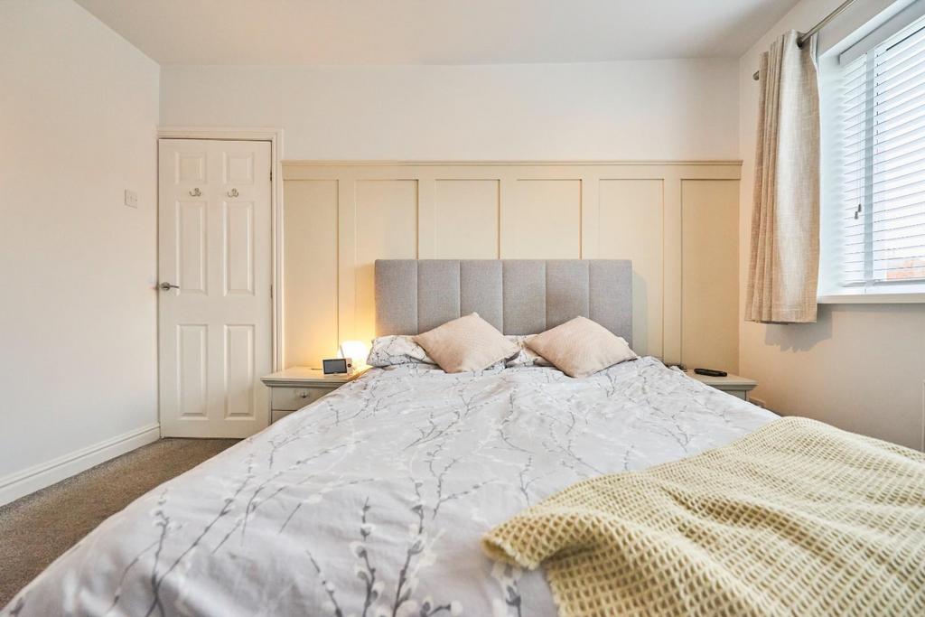 Bedroom1-005.jpg