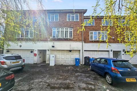 undefined, Salford M7