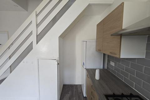 2 bedroom terraced house to rent, Bolton BL3