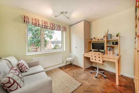 3 bedroom flat for sale, Dartmouth Park Hill, London NW5