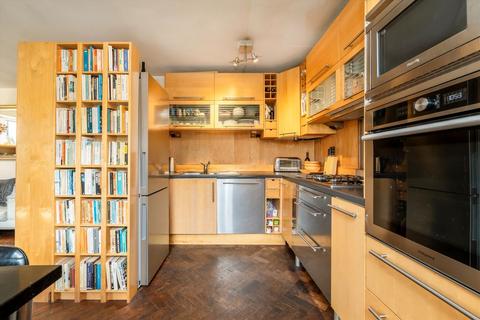 3 bedroom flat for sale, Dartmouth Park Hill, London NW5