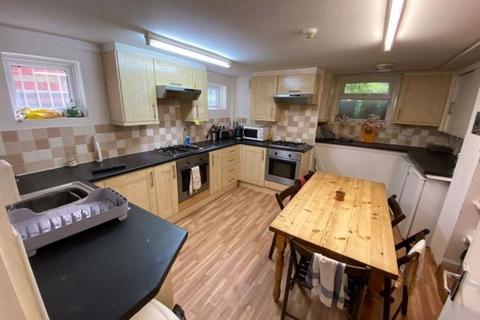 6 bedroom house to rent, Hartley Avenue, Leeds LS6