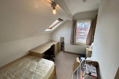 6 bedroom house to rent, Hartley Avenue, Leeds LS6