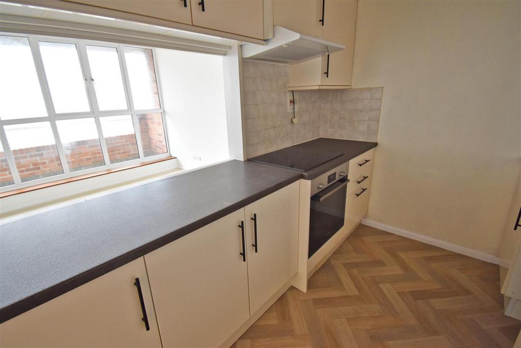 Kitchen 2.jpg