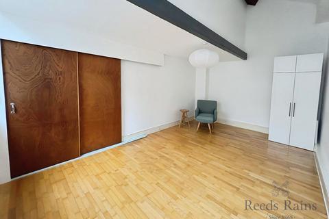 2 bedroom apartment to rent, Sweeting Street, Merseyside L2