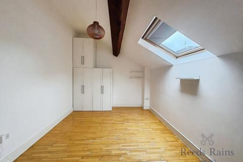 2 bedroom apartment to rent, Sweeting Street, Merseyside L2