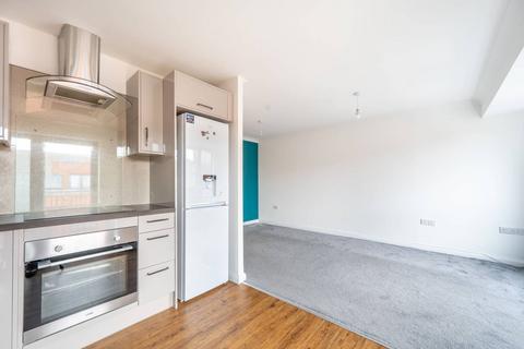2 bedroom flat to rent, Hirst Crescent, North Wembley, Wembley, HA9