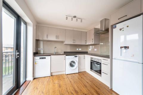 2 bedroom flat to rent, Hirst Crescent, North Wembley, Wembley, HA9