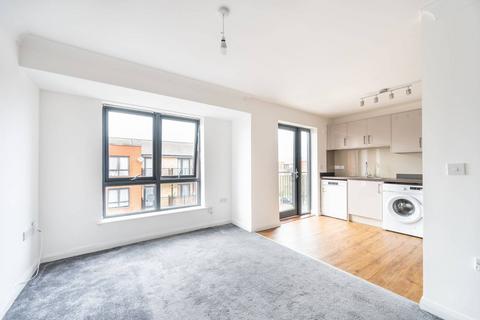 2 bedroom flat to rent, Hirst Crescent, North Wembley, Wembley, HA9