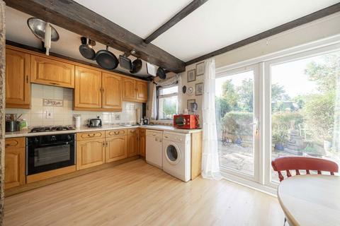 undefined, Saxon Avenue, Feltham TW13