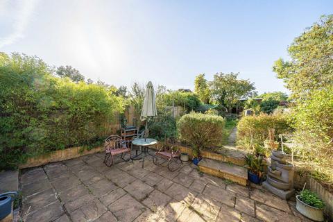 undefined, Saxon Avenue, Feltham TW13