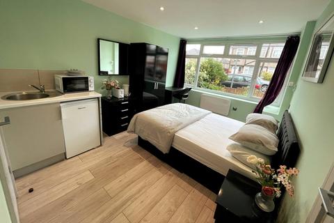 undefined, Cranford Park Road, Hayes UB3