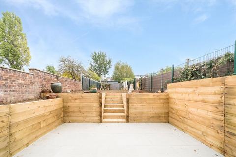 undefined, Halliwick Road, London N10