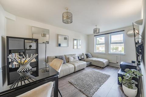 1 bedroom flat for sale, Warminster Road, London