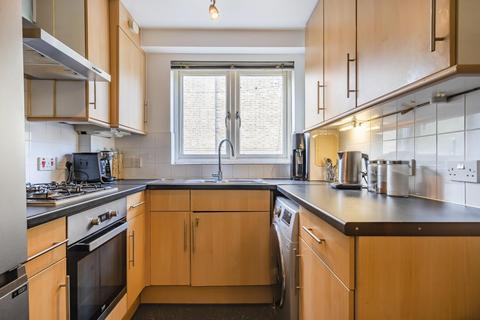 1 bedroom flat for sale, Warminster Road, London