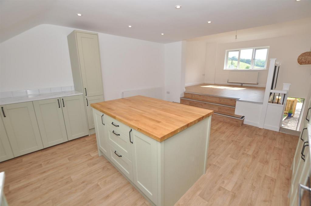Mezzanine level/Kitchen area
