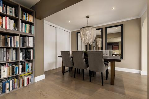 undefined, Cammo Grove, Edinburgh