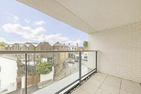 2 bedroom flat to rent, Greenside Road, London W12