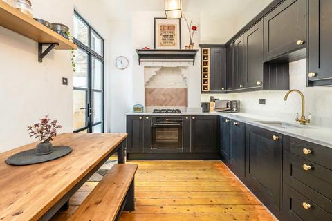 2 bedroom flat for sale, Mount Ephraim Lane, London SW16