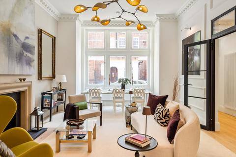 3 bedroom flat for sale, Evelyn Gardens, London, SW7