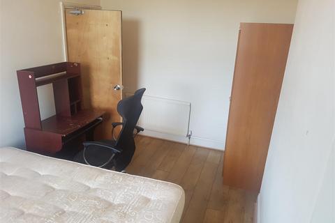 undefined, *£110pppw excluding bills* 6 Bed on Burford Road NG7 6BB