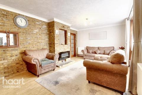 3 bedroom semi-detached house for sale, Ruislip Road, Greenford