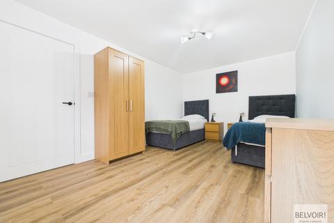 undefined, Sheffield Road, Hackenthorpe, Sheffield, S12