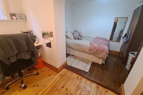 4 bedroom house to rent, St. Johns Avenue, Leeds LS6