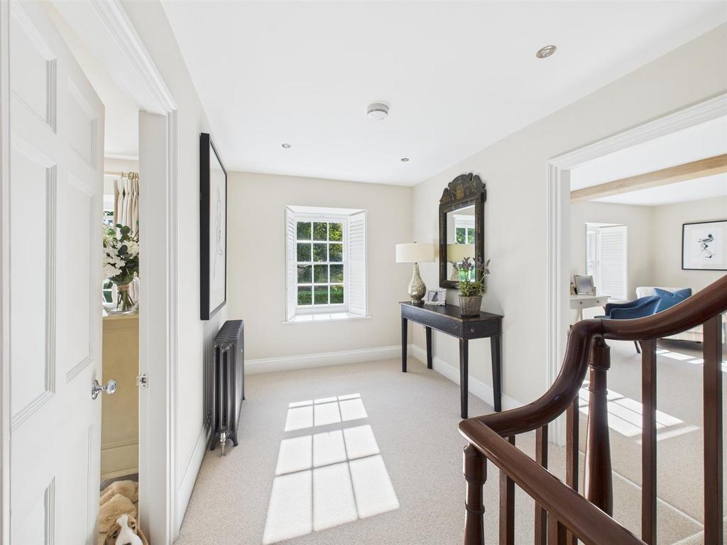 CAM04392 G0-PR0146-STILL023.jpg