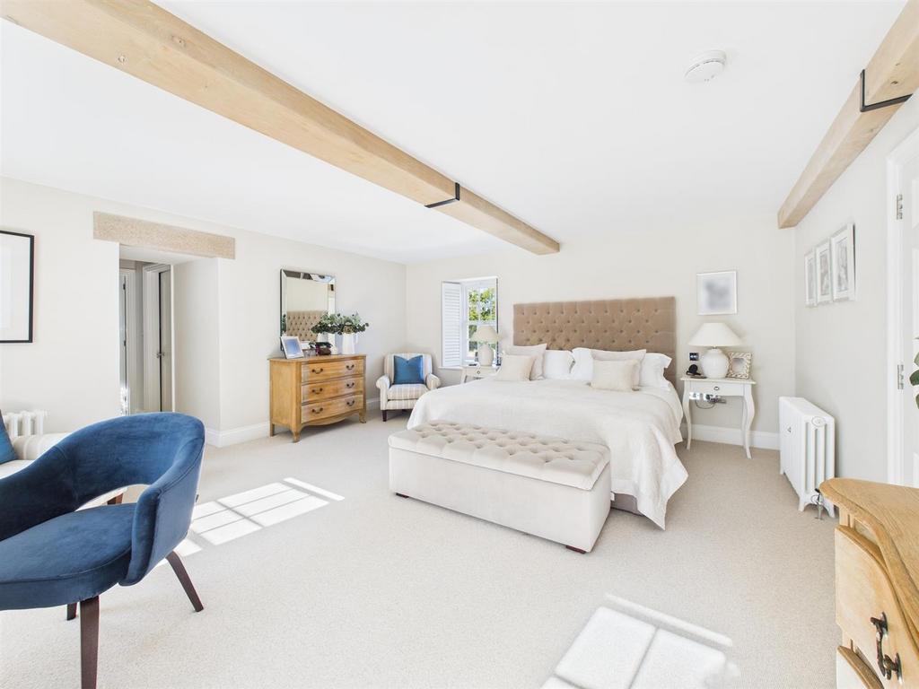 CAM04392 G0-PR0146-STILL028.jpg