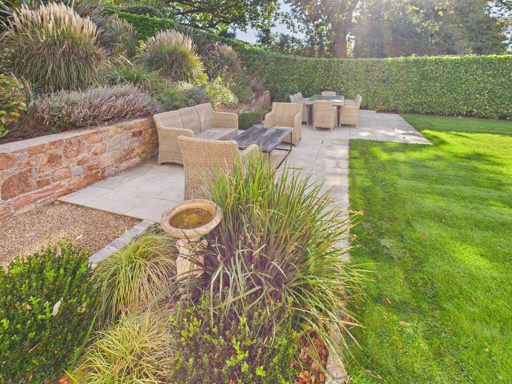 CAM04392 G0-PR0146-STILL007.jpg