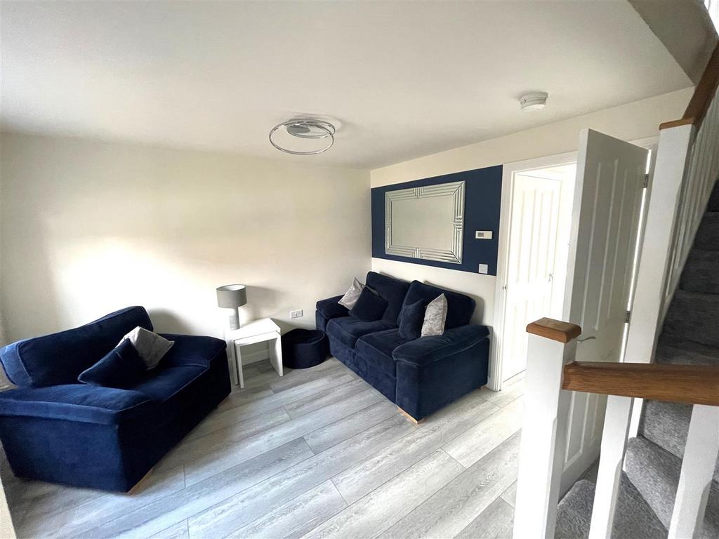 Lounge 3.jpg