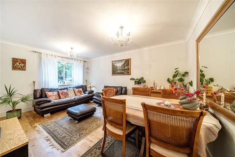 2 bedroom apartment for sale, Queens Walk, Ealing