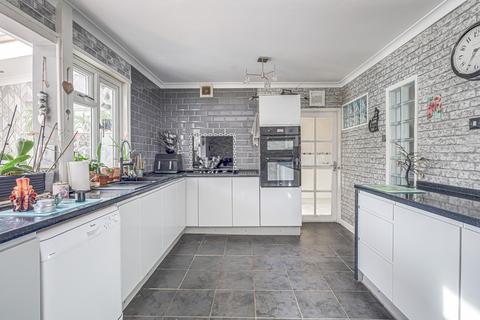 3 bedroom semi-detached house for sale, Denton Avenue, Westcliff-on-sea, SS0