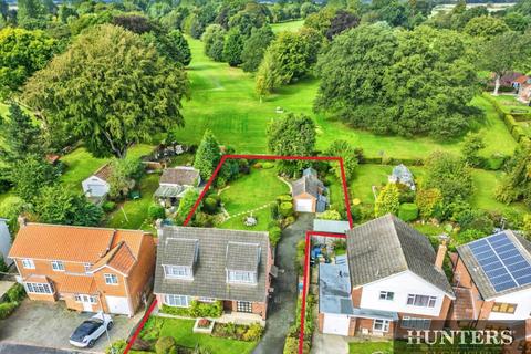 3 bedroom detached bungalow for sale, Elmfield Drive, Brandesburton, Driffield
