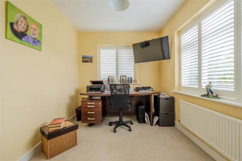 21 Augustus Avenue, Keynsham, Bristol, BS31 2FH