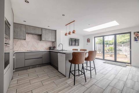 3 bedroom end of terrace house for sale, Oak End Drive, Iver Heath SL0