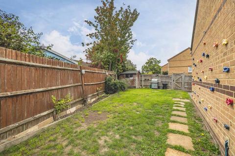 3 bedroom end of terrace house for sale, Oak End Drive, Iver Heath SL0