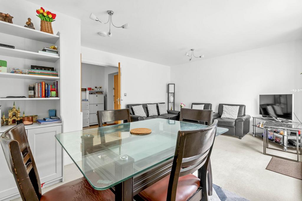 9 Bisham House, SL7 1 FQ (LOW RES)-2