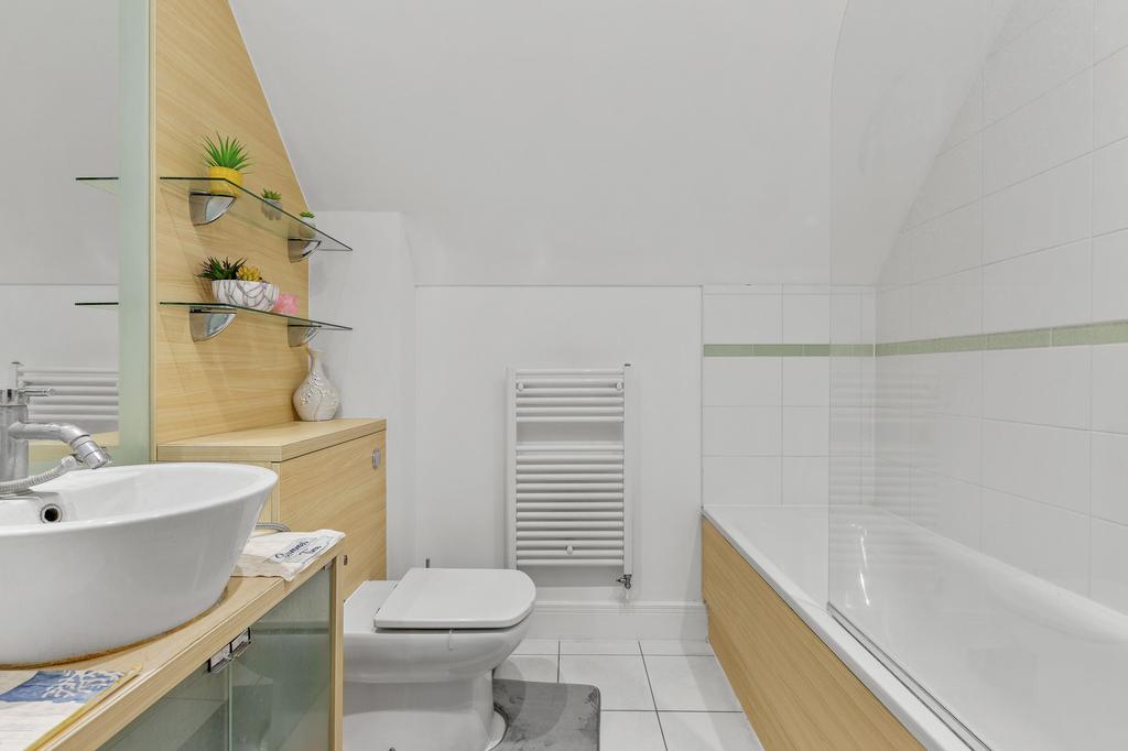 9 Bisham House, SL7 1 FQ (LOW RES)-8