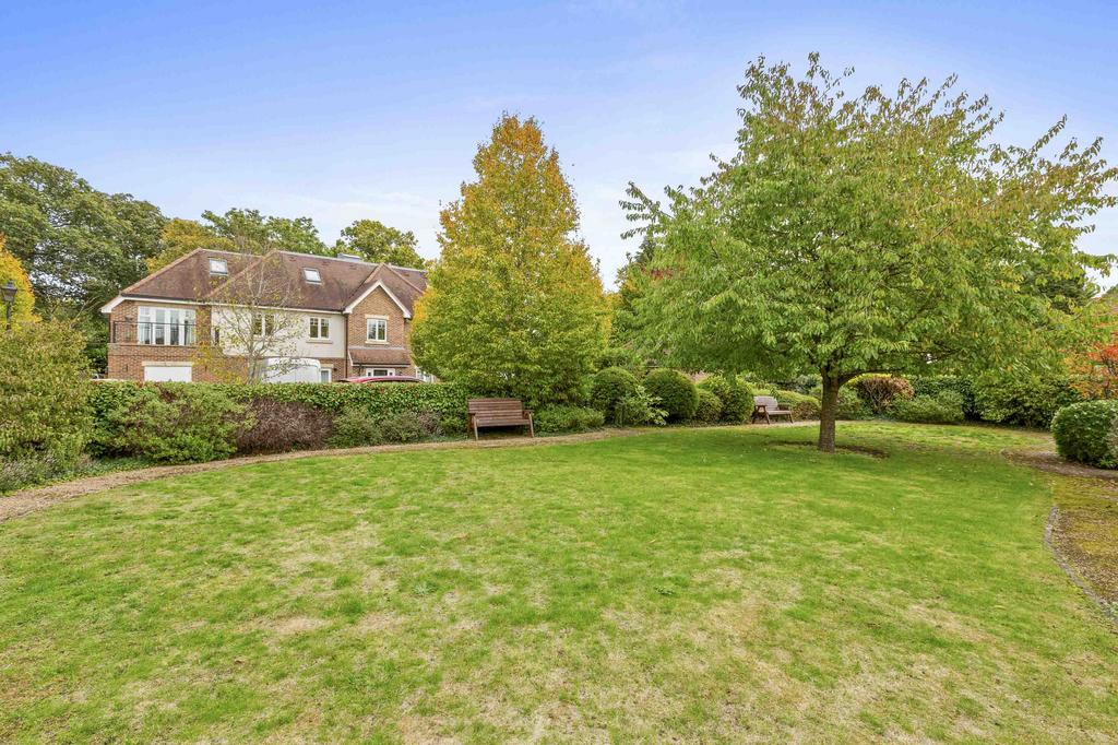 9 Bisham House, SL7 1 FQ (LOW RES)-15