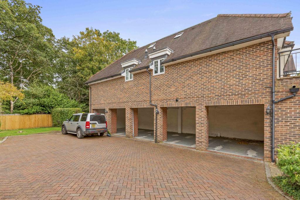 9 Bisham House, SL7 1 FQ (LOW RES)-11