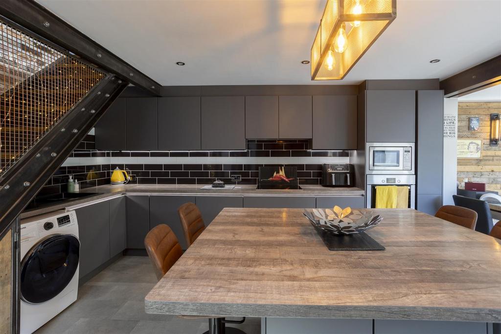 3 Keble Park South 12.jpg
