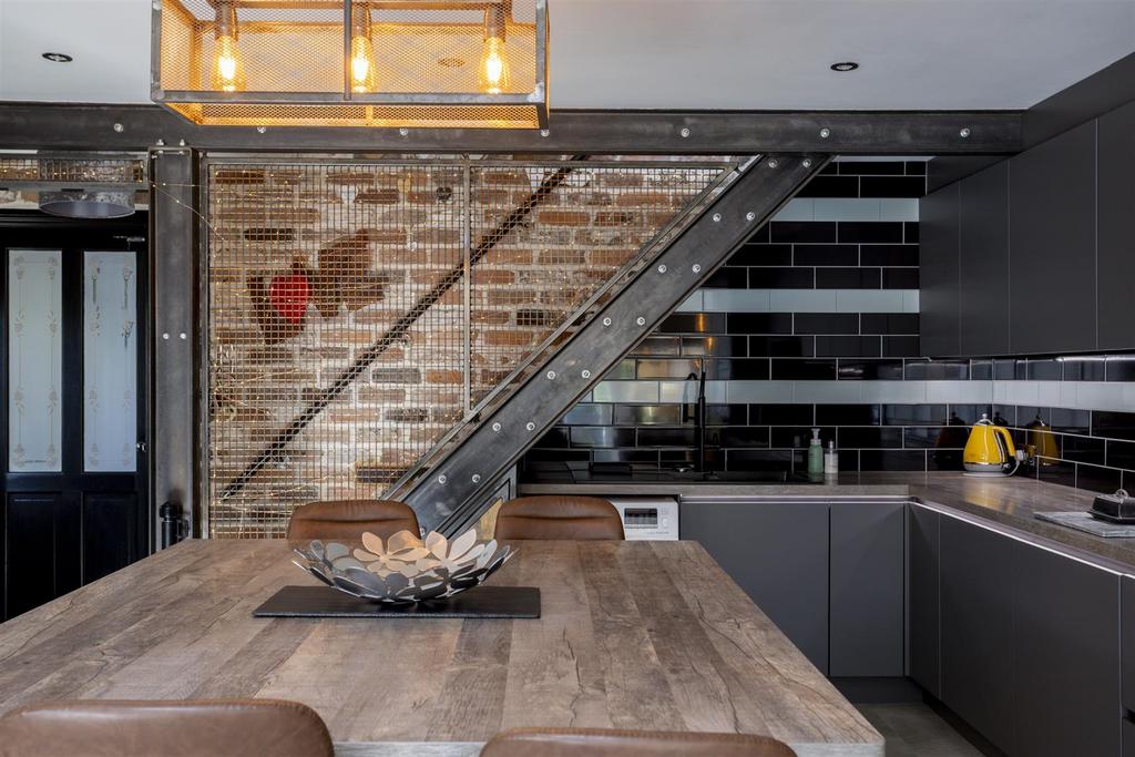 3 Keble Park South 15.jpg