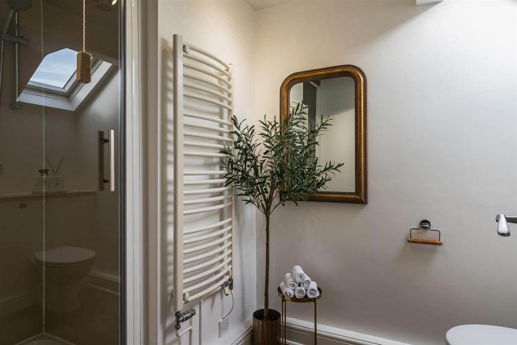 Family Shower Room